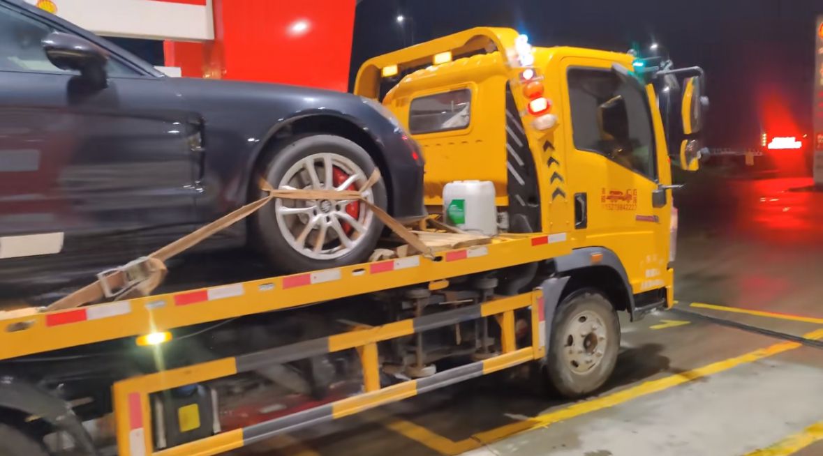 清远行车途中遇到突发状况该如何呼叫道路救援？
